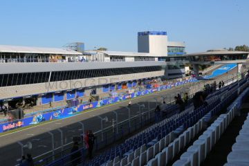 Tribuna meta/Principal<br/> Circuito de Jerez