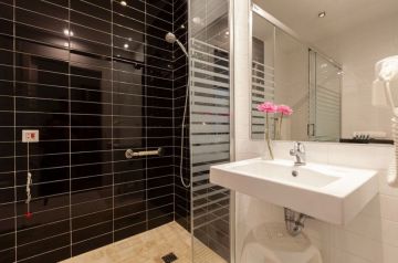 Hotel Universidades, <br /> Valencia