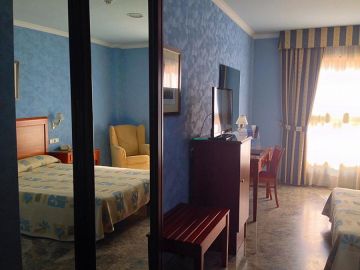 Hotel BARTOS, Almussafes